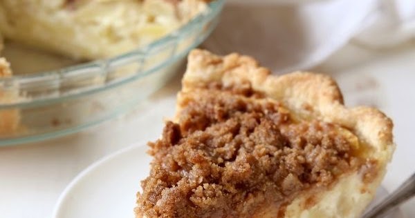 Sour Cream Apple Pie With Crumble Tapping