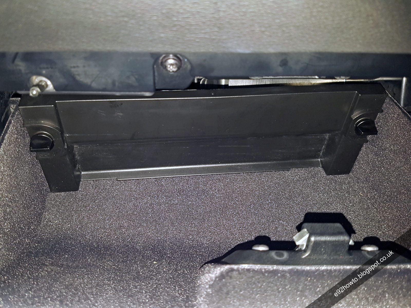 BMW E92 Interior Fuse Location and Replacement [DIY]