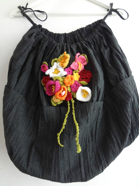 A Bubble Dress into a Yarn Bag - repurpose project