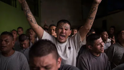 Bagaimana Anggota Geng El Salvador yang Paling Mematikan Menemukan Tuhan di Balik Jeruji Besi
