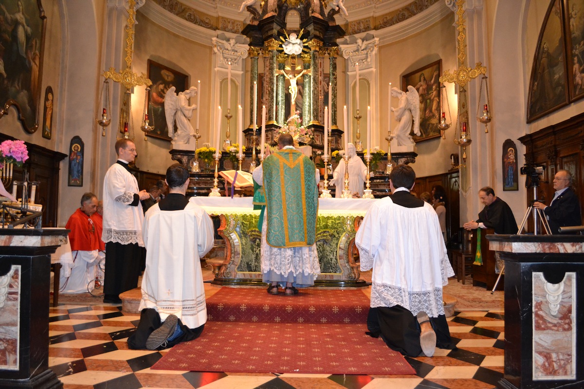 New Liturgical Movement: Ancient Ambrosian Rite in Erba