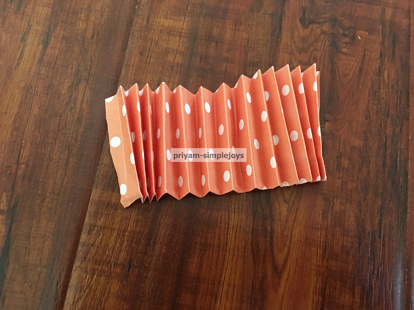 SimpleJoys Accordion Fold Paper Decor