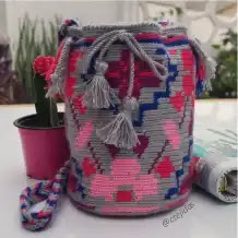 Mini Mochila Wayuu a Crochet Mini Mochila Wayuu a Crochet