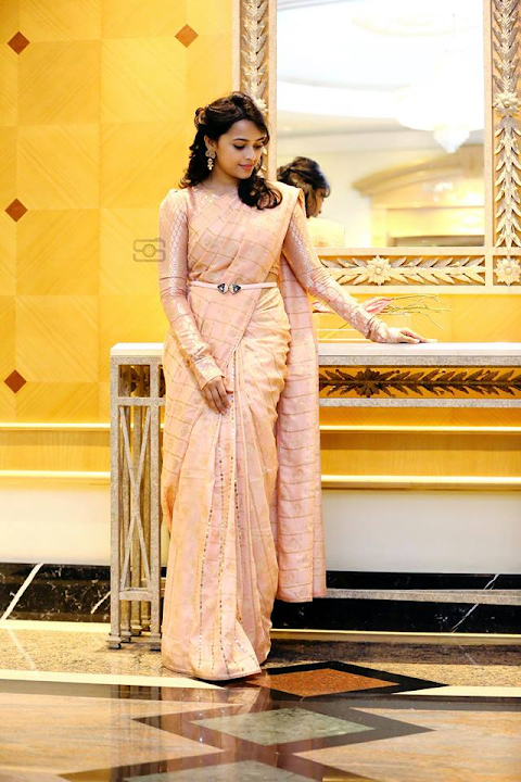 Sri Divya at Natchathira Vizha 2018