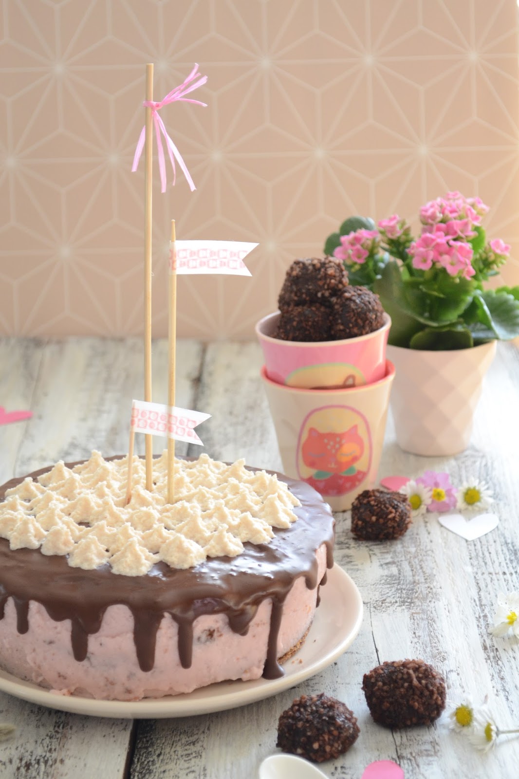 Woha! Valentinstorte mit Schokolade und Erdbeerquark | hopefray