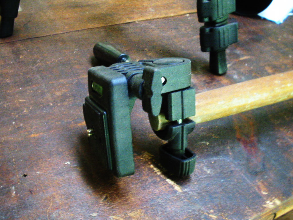 MIND JACKER: DIY: A Monopod