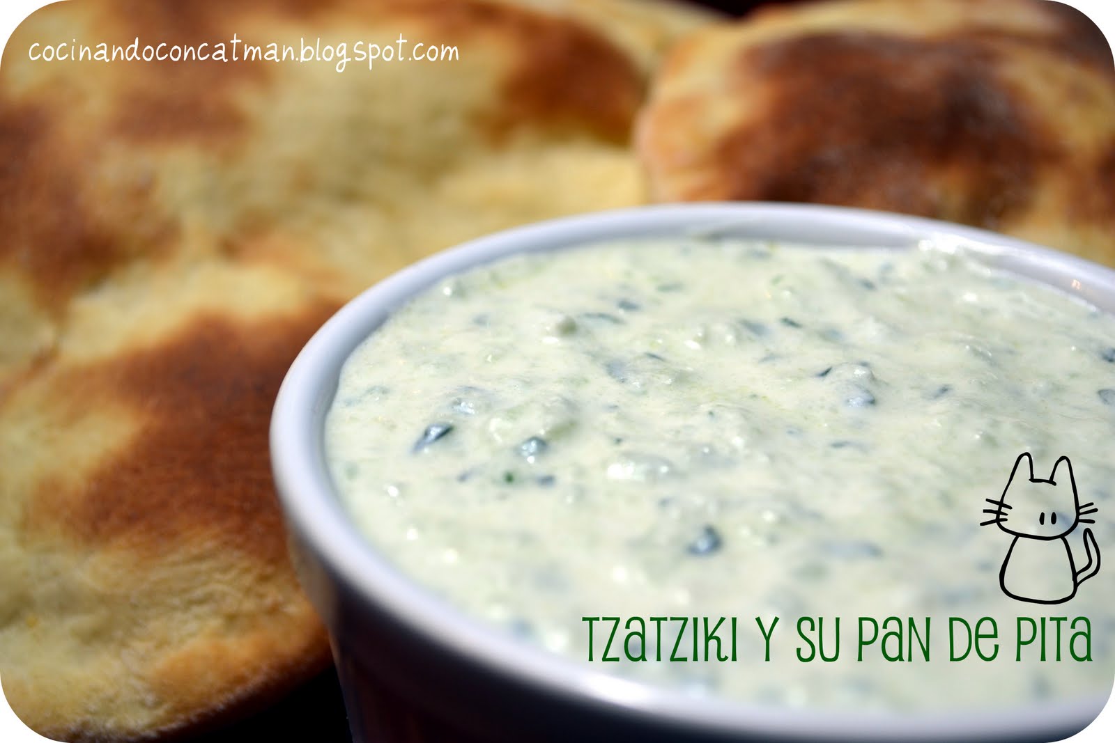 Tzatziki (τζατζίκι) y su pan de