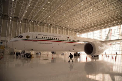 Revela AMLO que ya hay una empresa interesada en avión presidencial