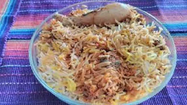 Chicken Dum Biryani Making at Home - चिकन दम बिरयानी घर पर बनाये Chicken Dum Biryani Making at Home - चिकन दम बिरयानी घर पर बनाये