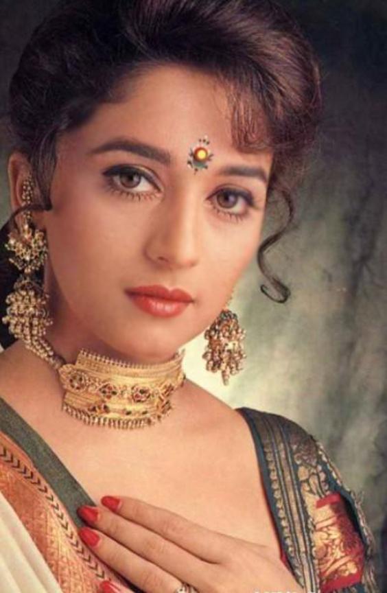 Funny Wallpapers And Videos Madhuri Dixit New Hd Wallpapers-8237