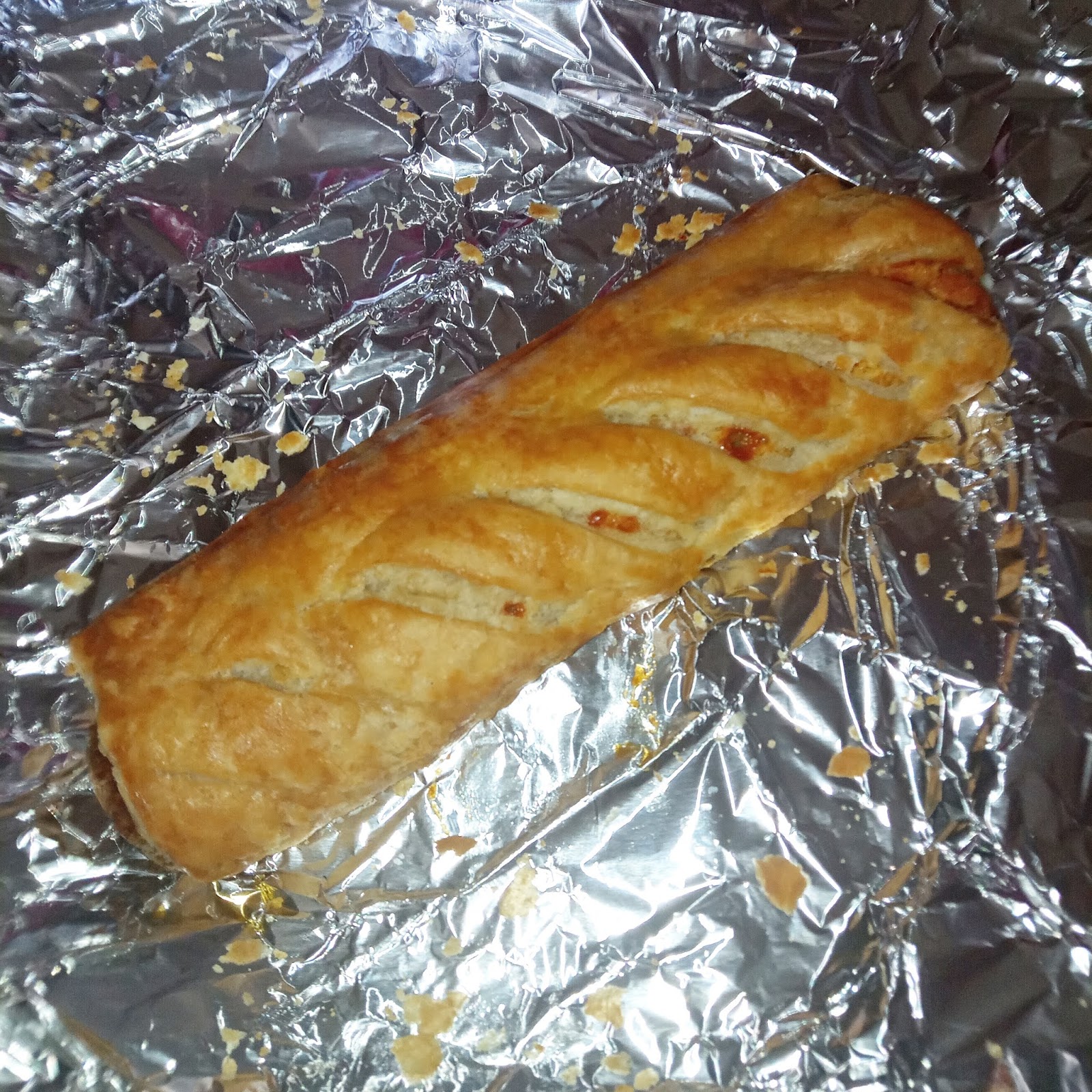 Supersupergirl's Food Reviews [Review] Morrisons Cheese & Onion Rolls