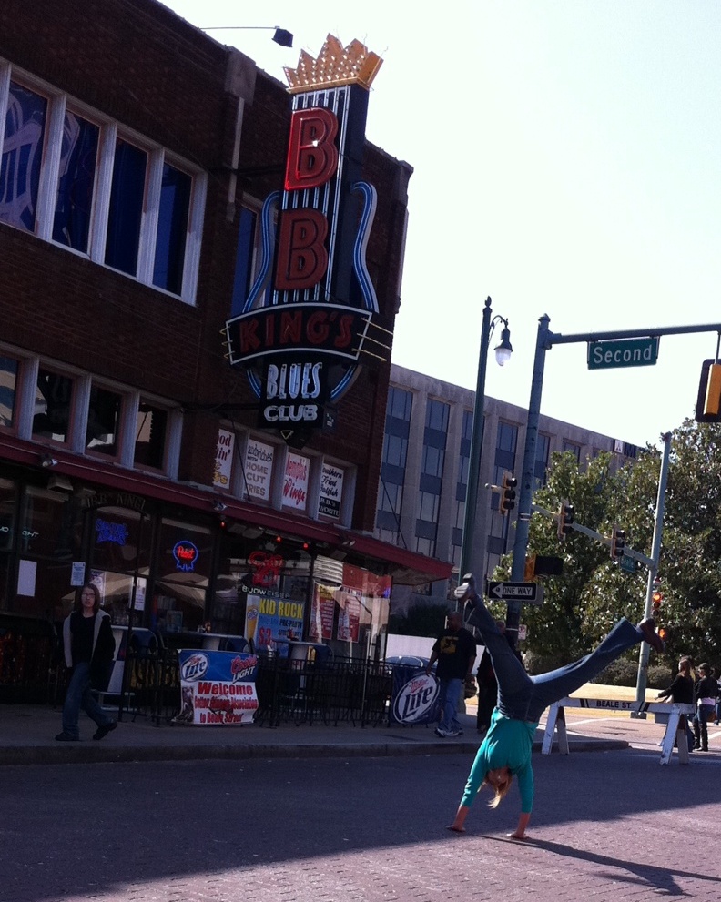 Upside down around the world bb king s on beale street memphis tn
