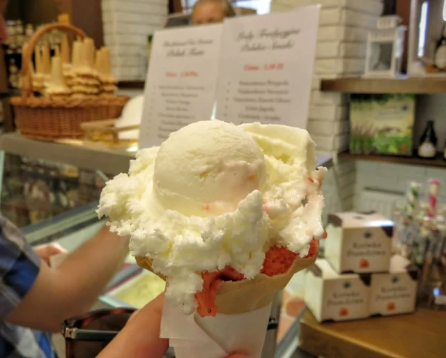 Warsaw food: Lody Tradycyjne ice cream