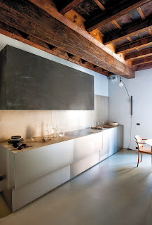 traditional house, houses, kitchen, bedroom, living room, living room, home tour, house tour, decoration ideas, old and new mix and match, greece, italy, home, wooden ceilings, wooden floor