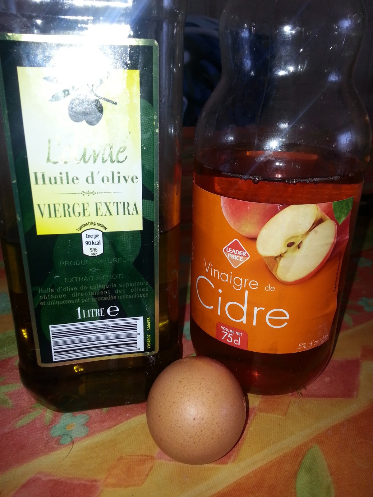 D I Y Masque Pour Cheveux Huile D Olive Oeuf Vinaigre De