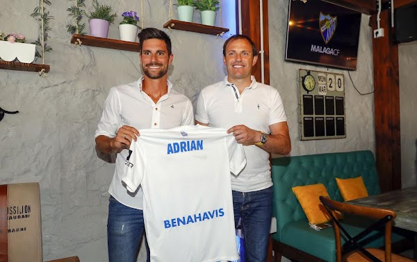 El Málaga presenta a Adrián González en el campo del Juval