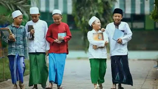 Agar Anak Betah Mondok di Pesantren