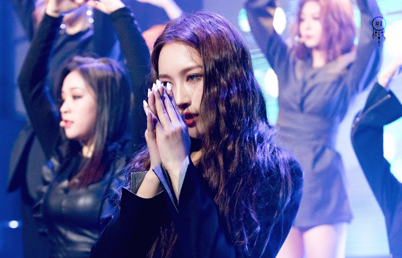 아이컨택하면 단박에 압살될거 같은 카리스마가진 여돌 | 인스티즈