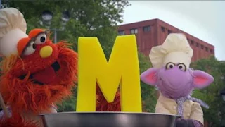 Murray and Ovejita, Alphabet Cookoff letter M, Sesame Street Episode 4415 Rosita's Abuela season 44