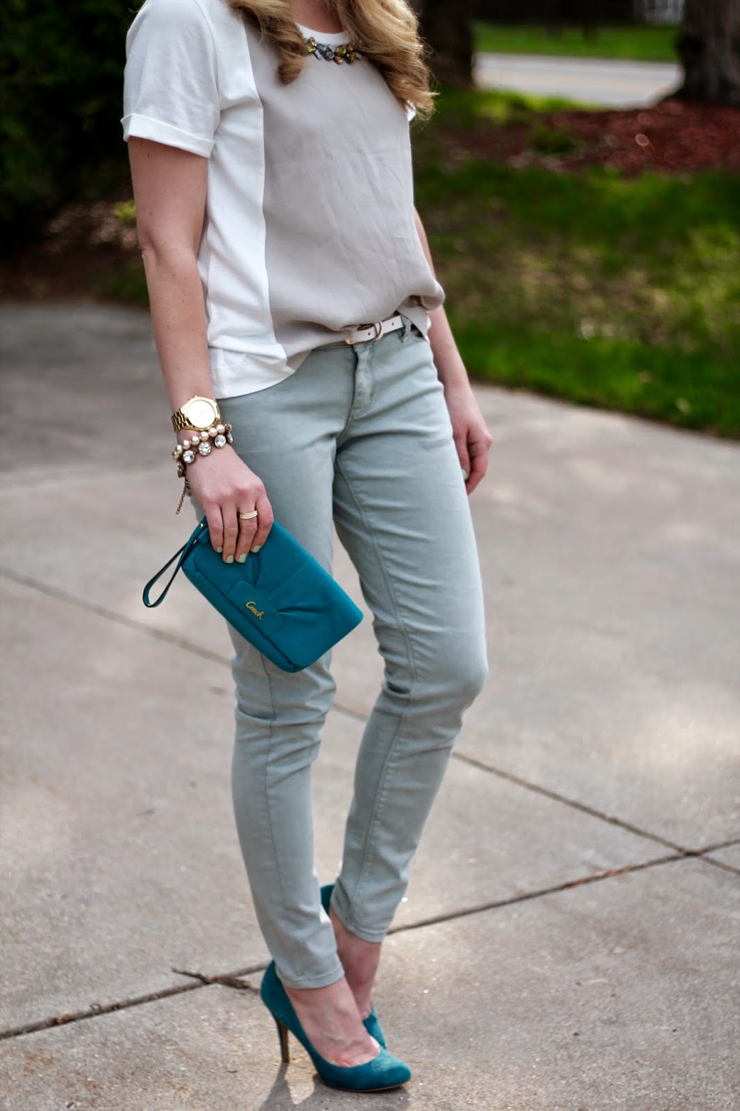 I do deClaire: Confident Twosday: Styling Grey Jeans for Spring