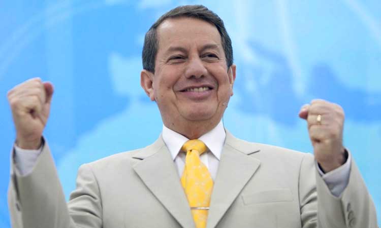 Com covid-19, pastor R. R. Soares tem piora e é intubado