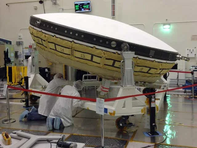 NASA prepare the decelerator for shipment to Hawaii.
