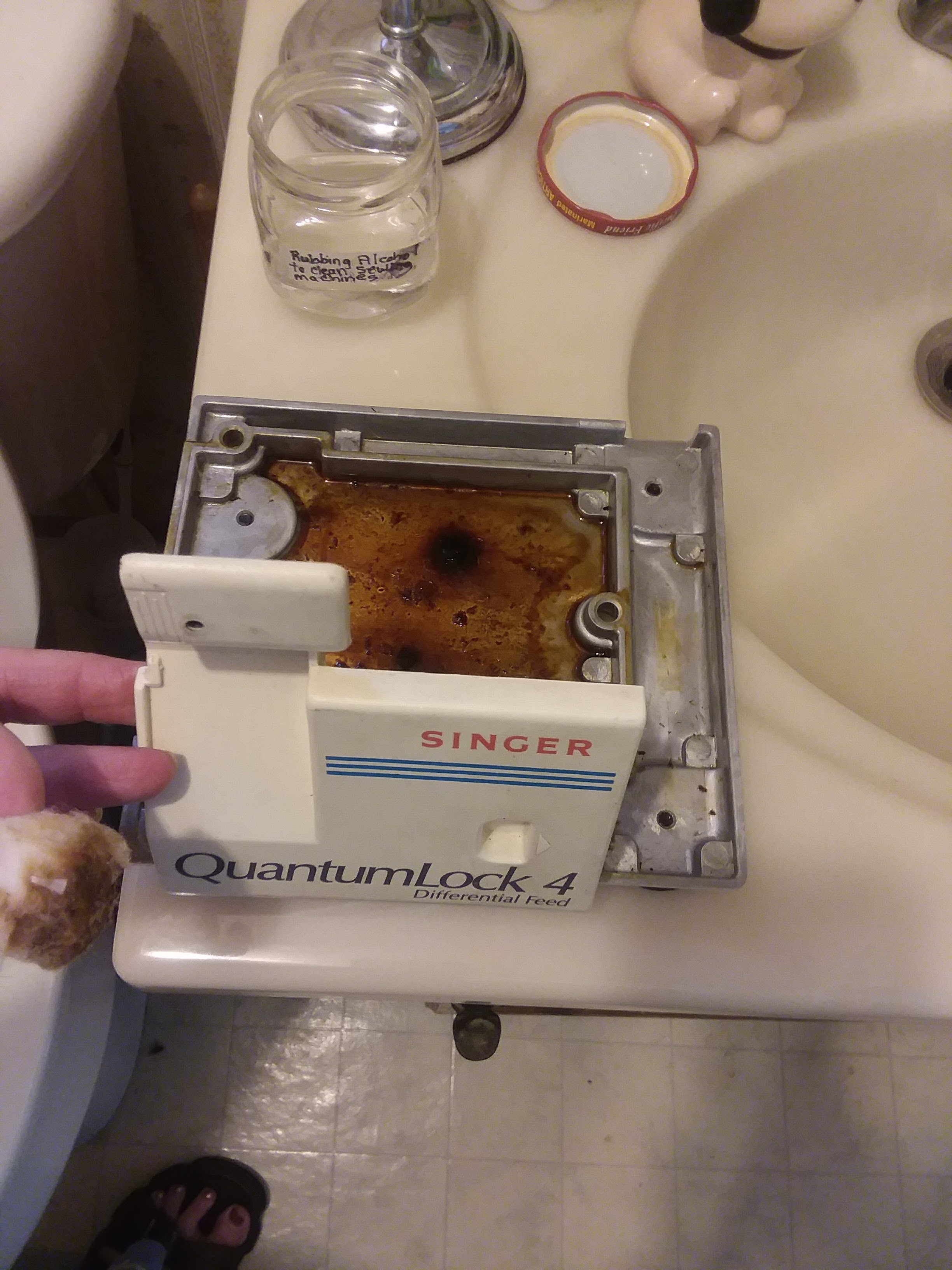 CLEANING AND SERVICING SERGERS & SEWING MACHINES How to Clean and Oil