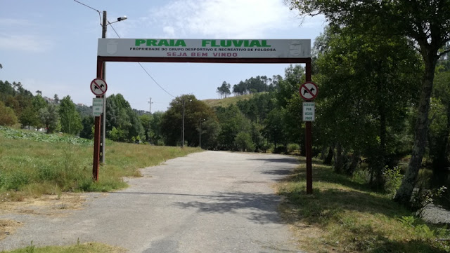 Entrada pra a Praia Fluvial da Folgosa