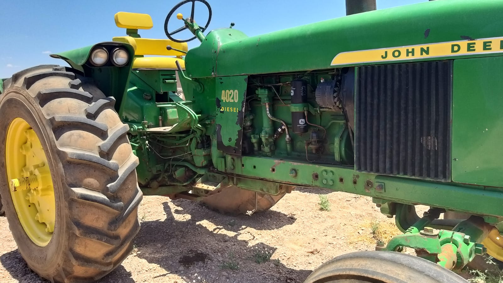 MAQUINARIA AGRICOLA INDUSTRIAL (TRACTOR REAL) Tractor John Deere 4020