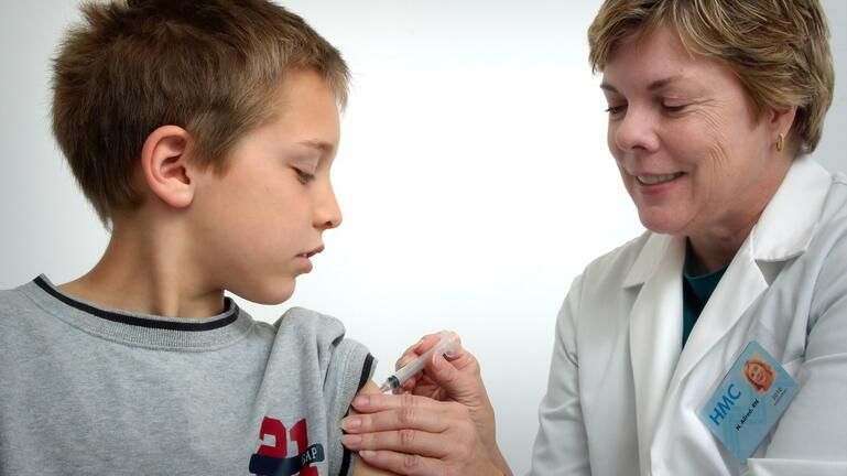 Ανοίγει η πλατφόρμα για τον εμβολιασμό των παιδιών άνω των 12 ετών