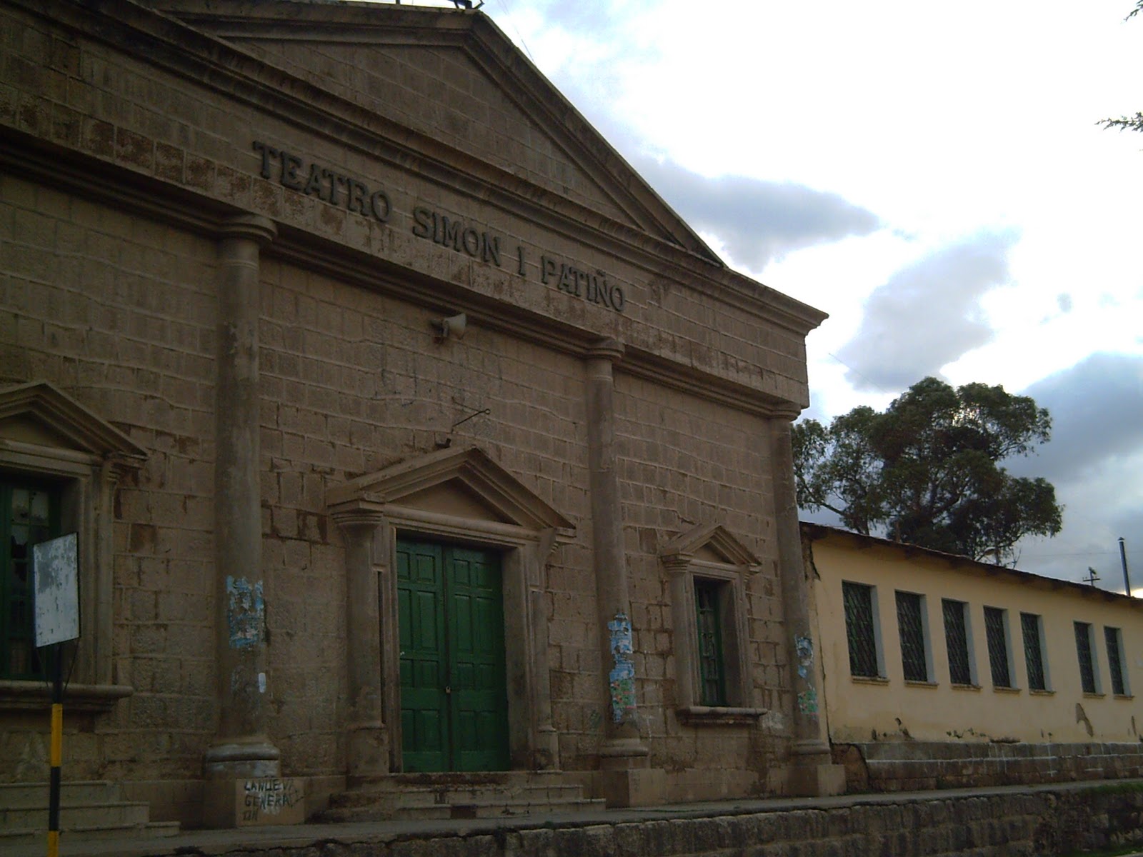 LLALLAGUA TURISTICA: TEATRO SIMÒN I. PATIÑO