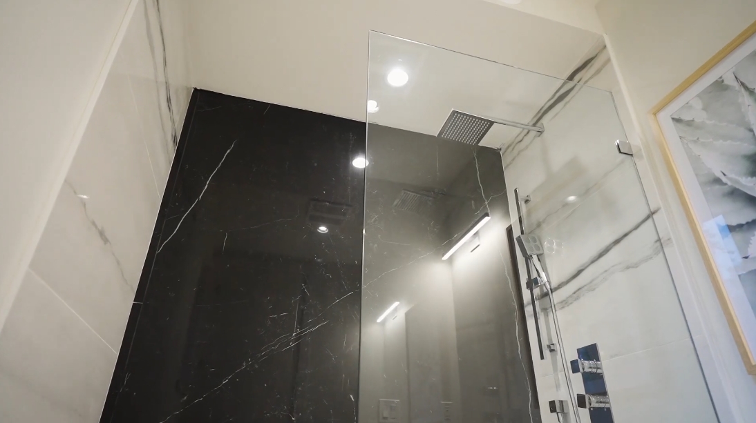 39 Interior Design Photos vs. 2710 Crescentview Dr, North Vancouver Luxury Home Tour