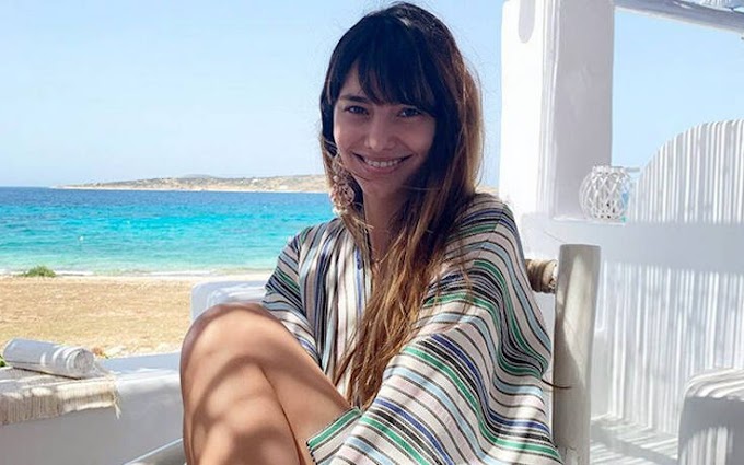   Η Ηλιάνα Παπαγεωργίου κατεβάζει το φόρεμά της και μπαίνει στη θάλασσα (video)