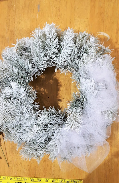 Christmas, Christmas wreath, decorated wreath, cottage, farmhouse, flocked wreath