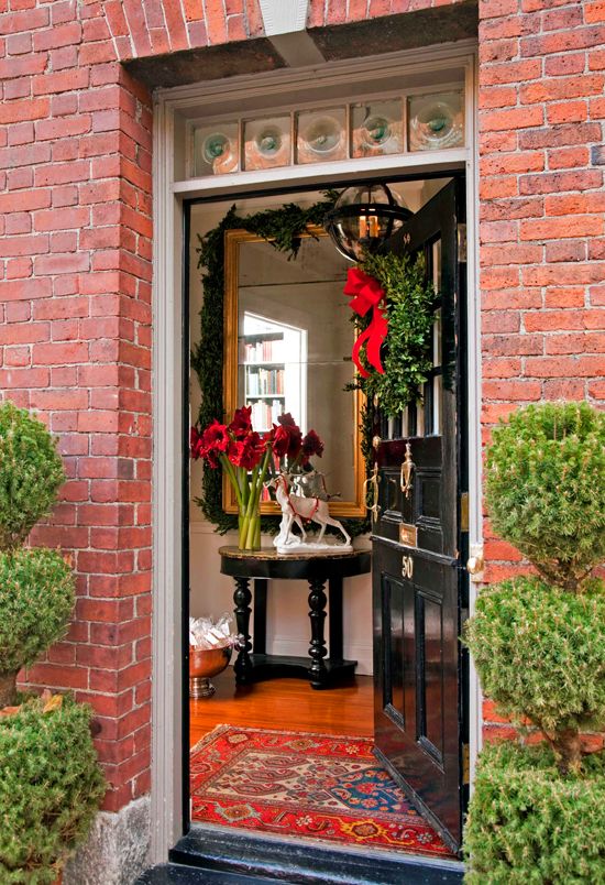 Outdoor Christmas Entryway Ideas 