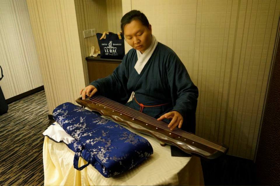 Lived Experiences of learning to play Silk Strings GuQin 桐木絲弦 (丝桐)古琴 in