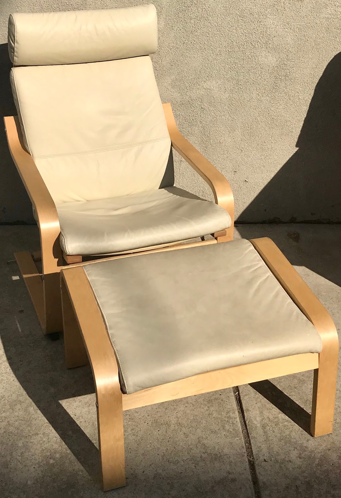 Uhuru Furniture & Collectibles 470810 Cream Leather IKEA POÄNG Chair