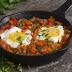 Oeufs au plat à la tomate et très très bonne