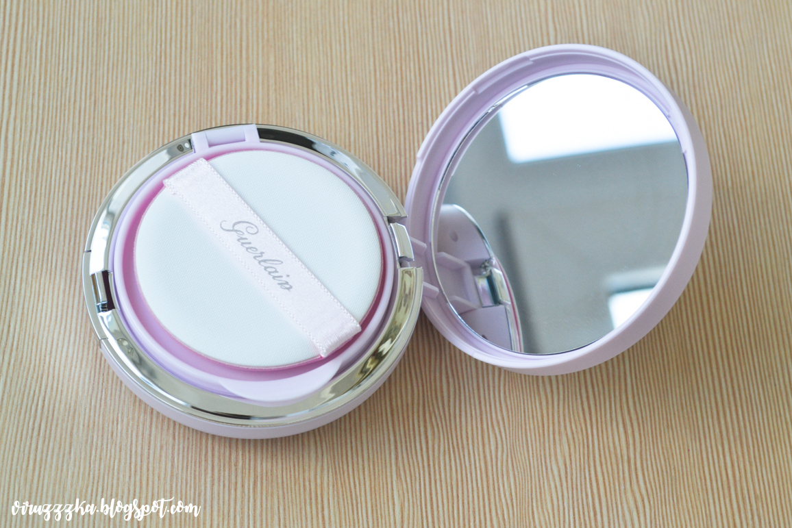 Guerlain Meteorites Glow Pearls Cushion Radiance-Revealing Illuminating Pearls SPF 10 Make-Up Primer Review & Swatches