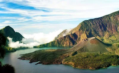 Plawangan Senaru Crater Rim 2641 meters Mount Rinjani