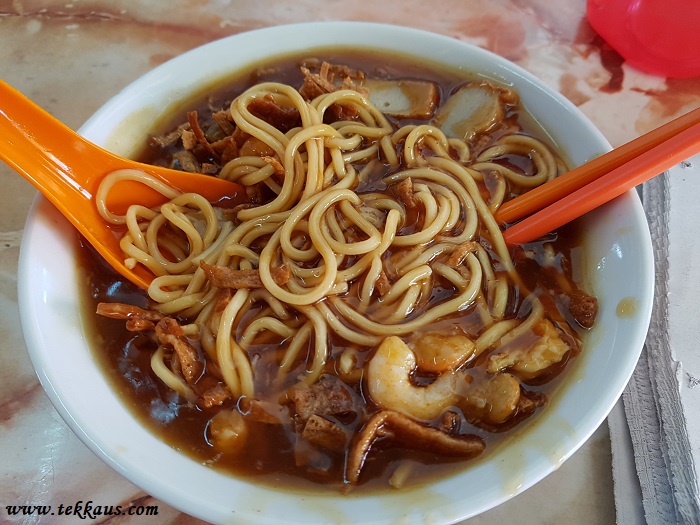 Famous Curry Mee Noodles at Kuala Sepetang (十八丁咖哩面) Tekkaus