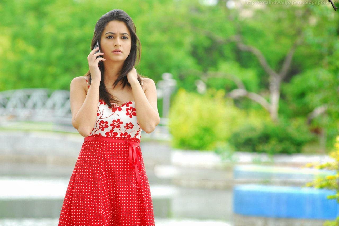 Kriti Kharbanda HD Wallpapers