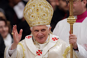 O Papa dos Senzas resignou. Bento XVI, aqui nos tens! papa