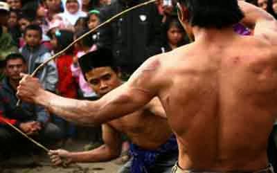 Mengenal Kebudayaan Paling Ekstrim Di Indonesia MENGENAL KEBUDAYAAN PALING EKSTRIM DI INDONESIA
