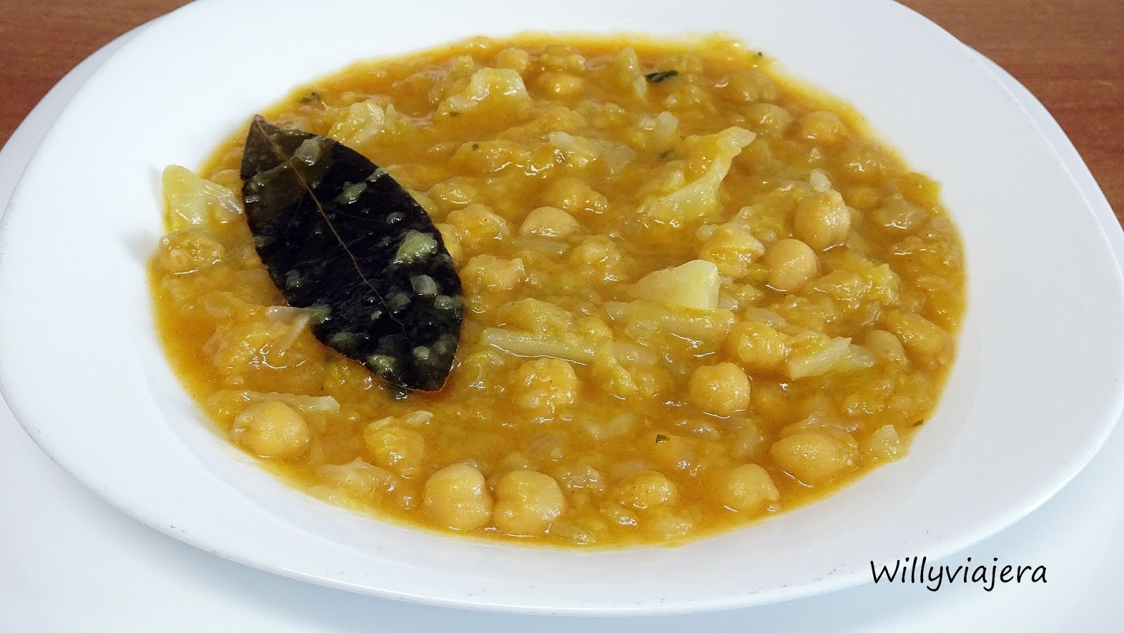 WILLYVIAJERA PURI Potaje de garbanzos con col o repollo
