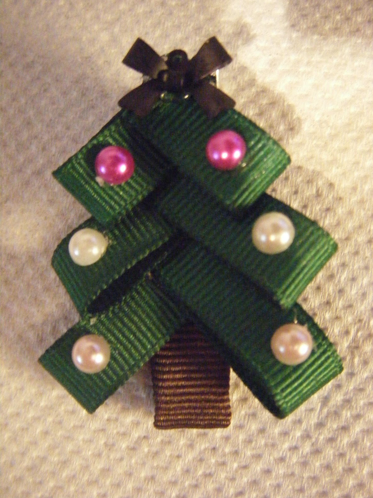 Lucky's Crafts Make your own Christmas Tree Hair Clip