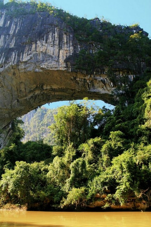 Koleksi 360 The largest natural bridge in the world