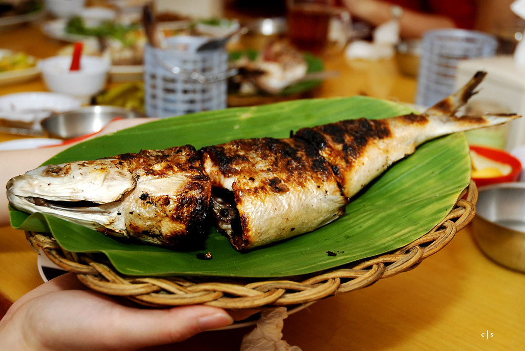 5 Tips Bakar Ikan Supaya Daging Tidak Lengket Seperti Prangko