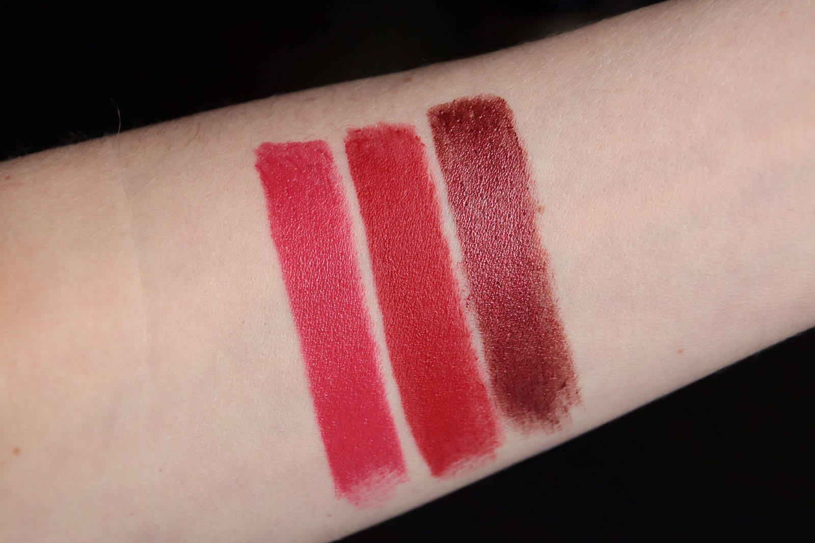 Gucci Rouge A Lèvres Goldie Red Three Wisle Girls swatch
