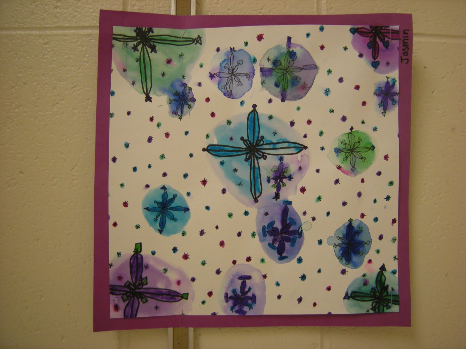 WHAT'S HAPPENING IN THE ART ROOM??: 1st Grade: Snowflakes